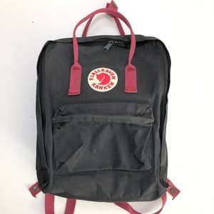 Fjallraven Kanken Classic Backpack Onyx Black